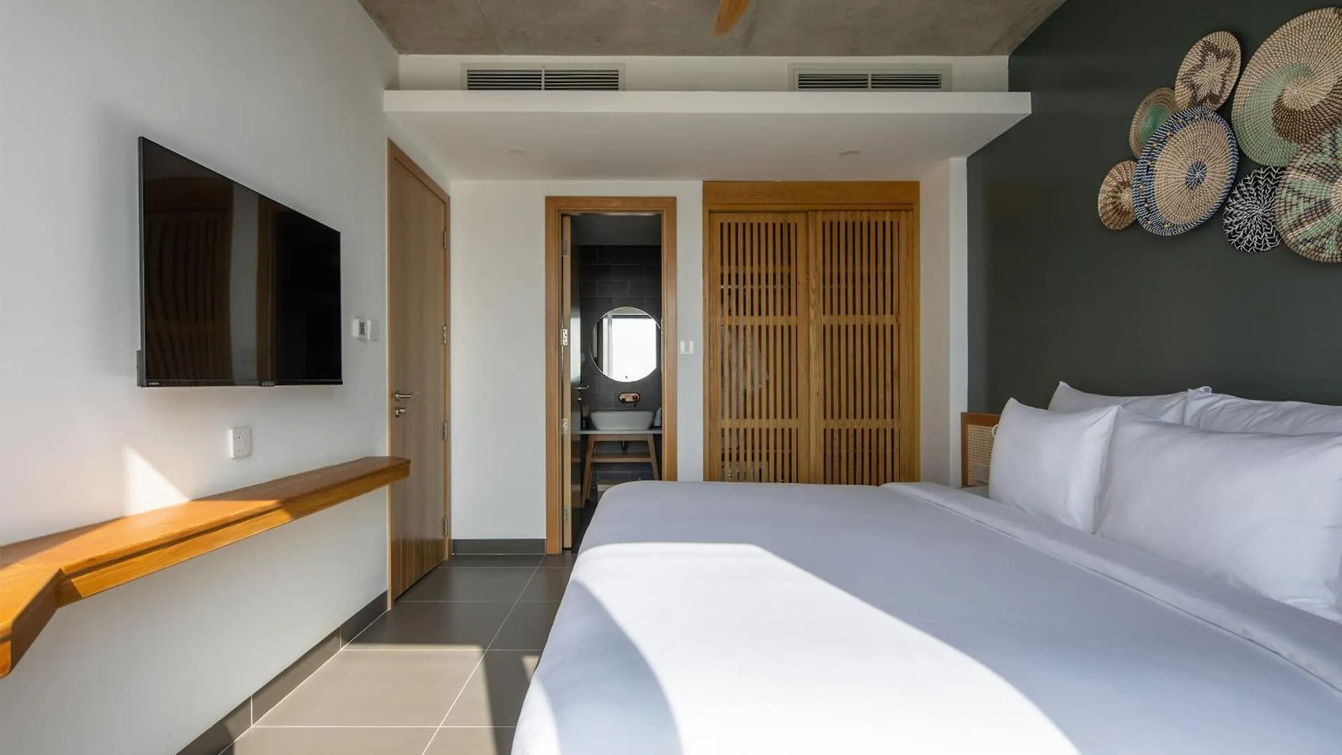 Leaf Beachfront Hotel Đà Nẵng