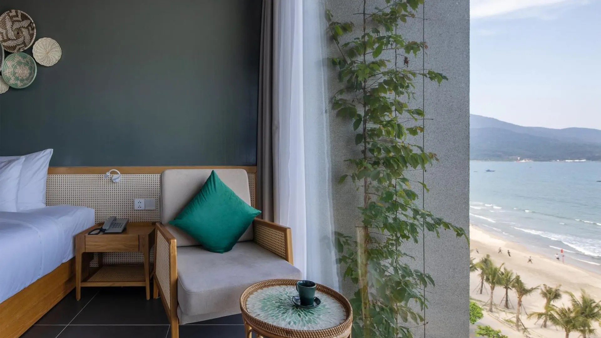 Leaf Beachfront Hotel Da Nang