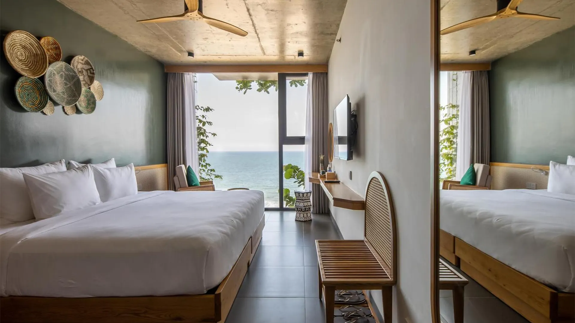 Leaf Beachfront Hotel Đà Nẵng