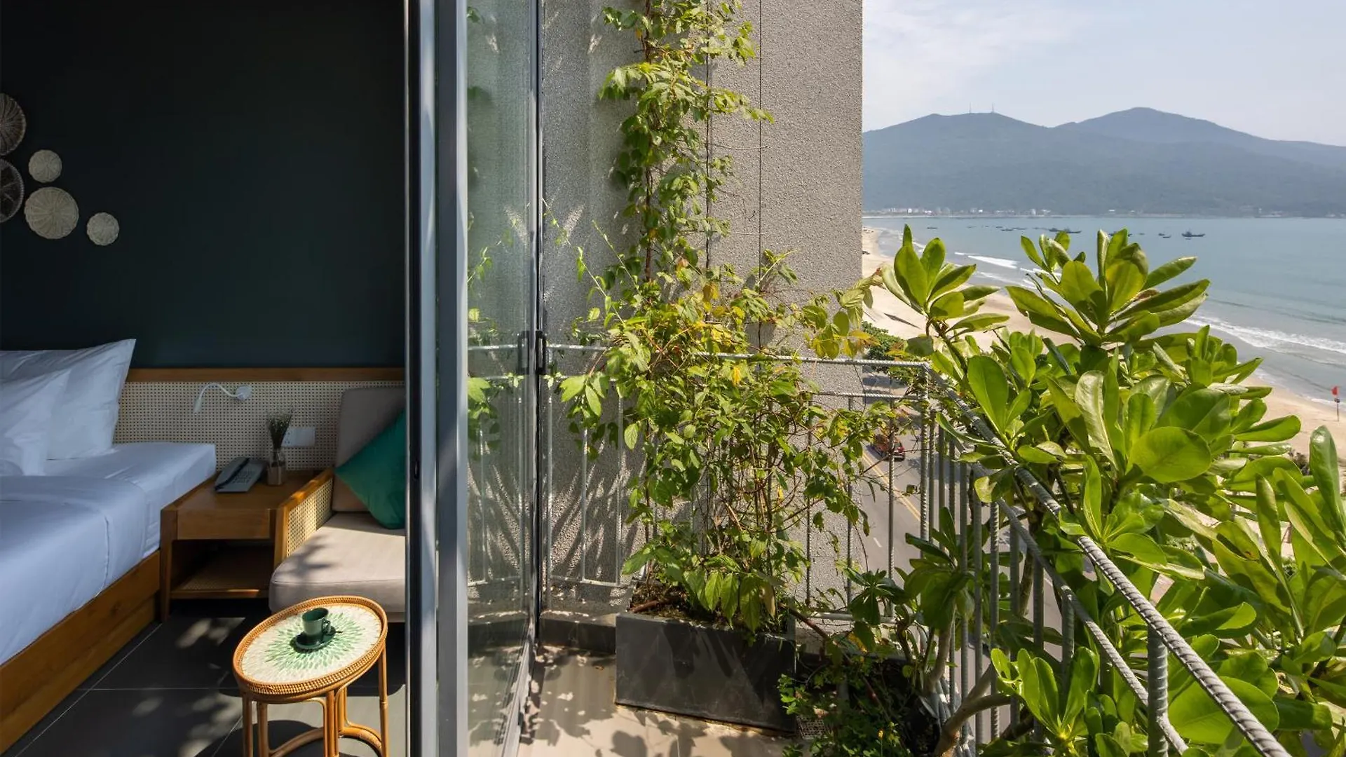 Leaf Beachfront Hotel Da Nang