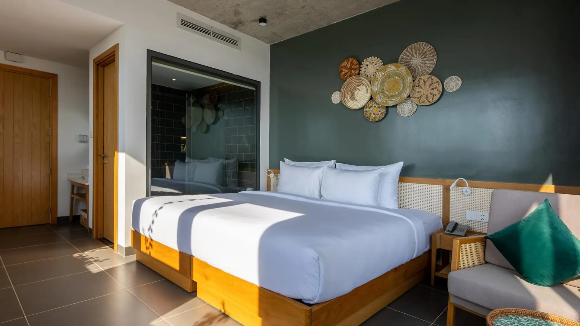 Leaf Beachfront Hotel Đà Nẵng