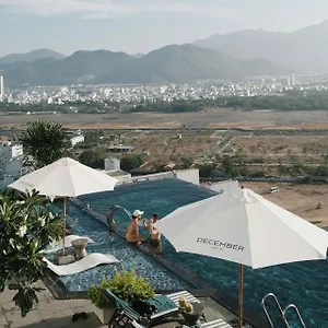Hotel December