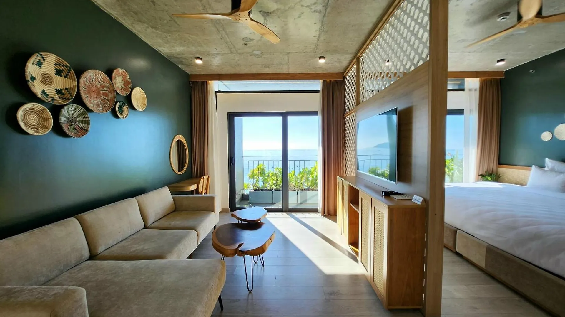 ****  Leaf Beachfront Hotel Da Nang Vietnam