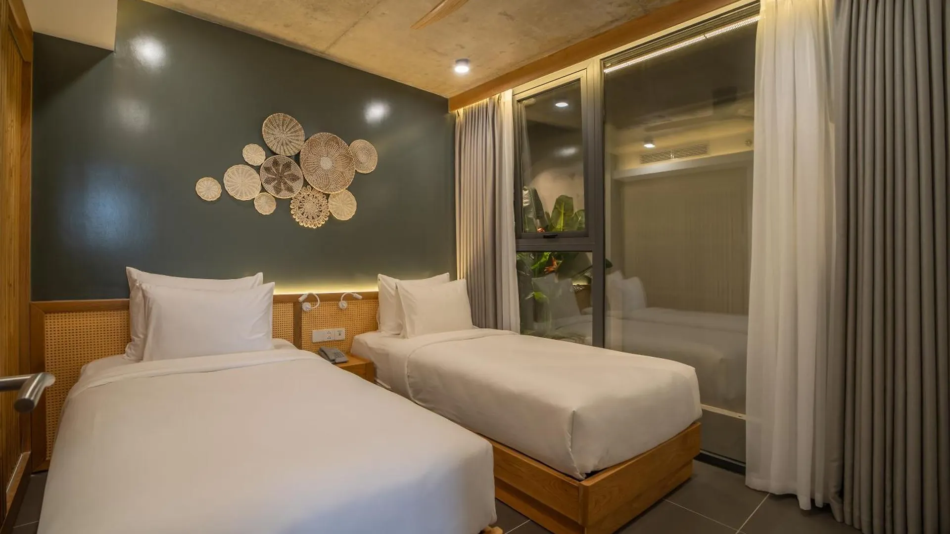 ****  Leaf Beachfront Hotel Da Nang Vietnam