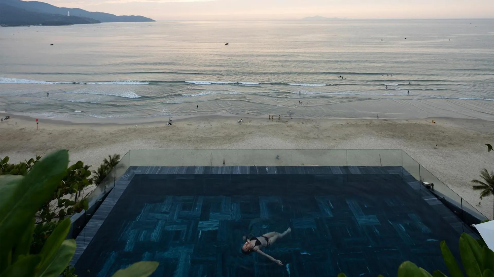 Leaf Beachfront Hotel Da Nang