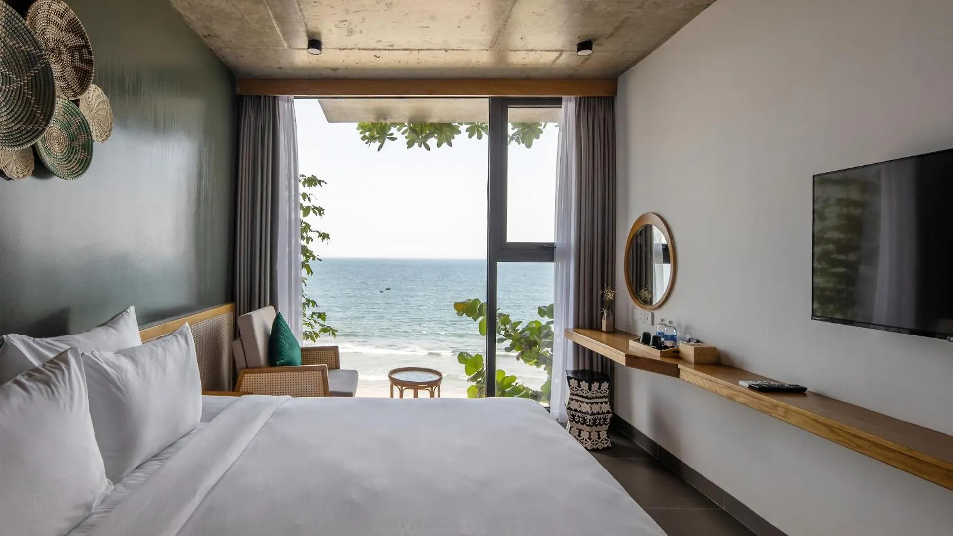 Leaf Beachfront Hotel Da Nang Vietnam