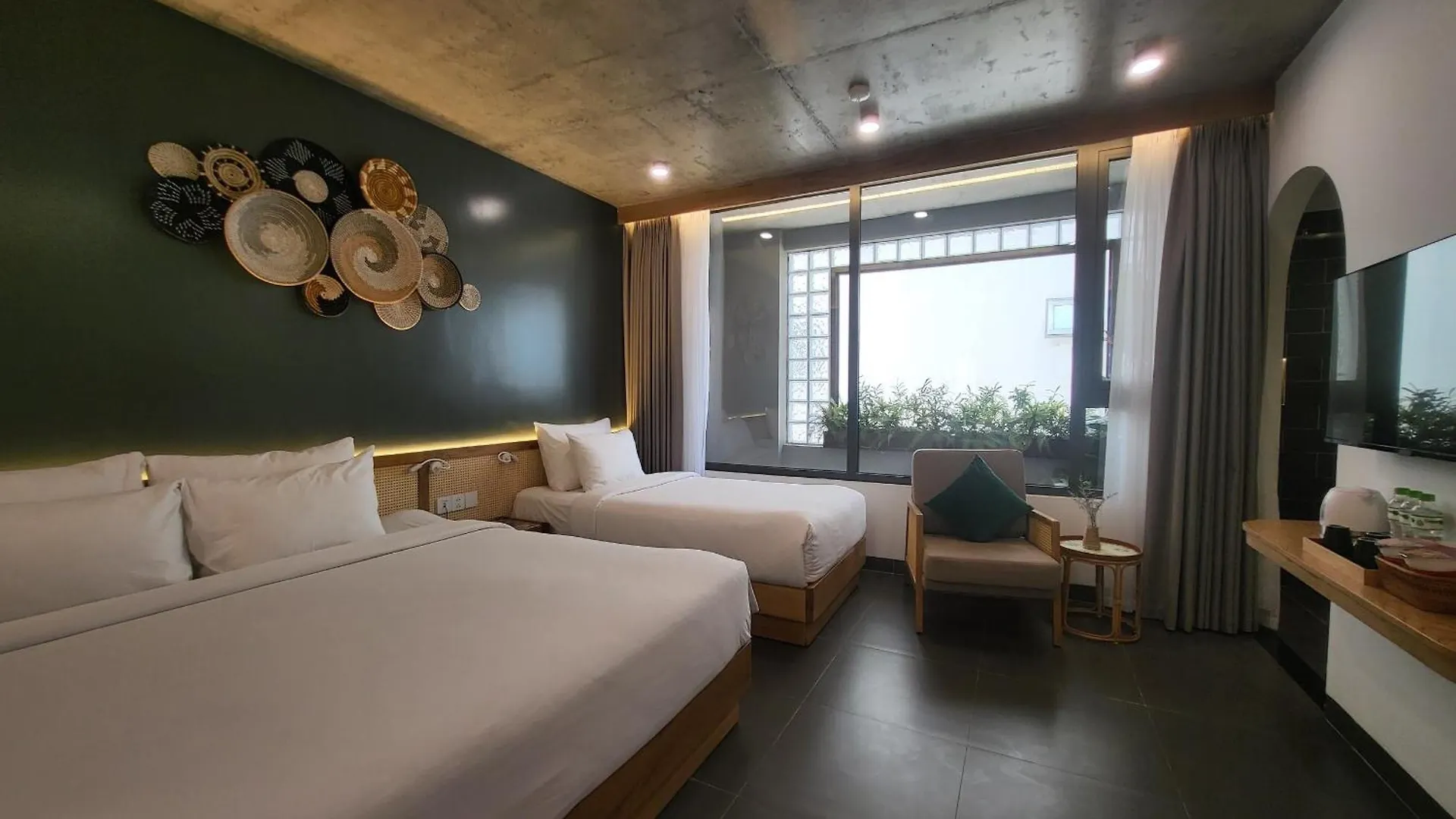****  Leaf Beachfront Hotel Da Nang Vietnam